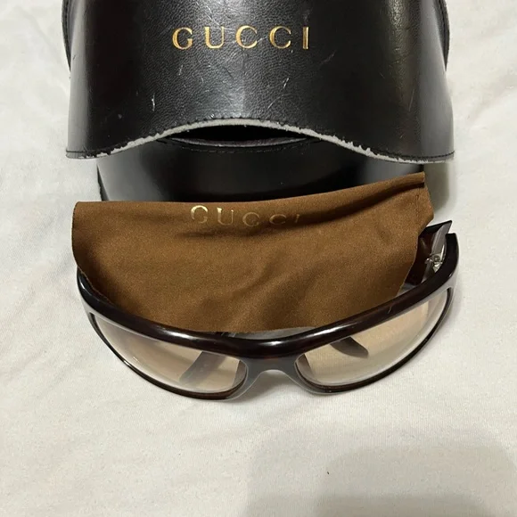 Gucci Black Sunglasses Case - Picture 6 of 11